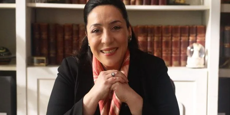 Binnur Kaya ganó un premio gracias a Kırmızı Oda, ¡pero su mente estaba en otra parte!