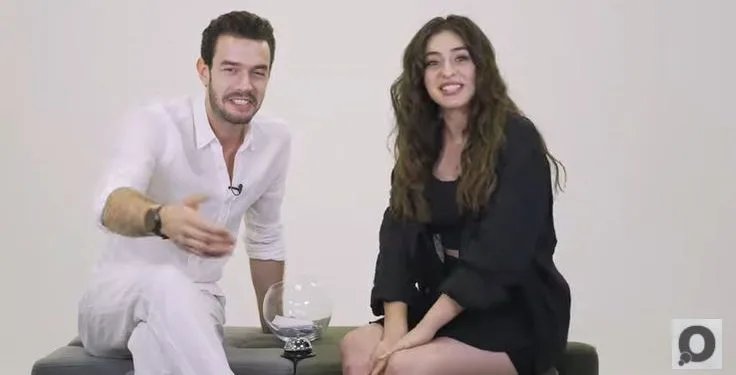 ¡El cumplido de Aytaç Şaşmaz a Cemre Baysel en la serie Baht Oyunu fue muy sutil!