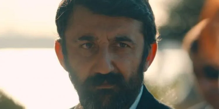 Al ver la imagen de Necip Memili en Kanunsuz Topraklar, ¡se sorprende!