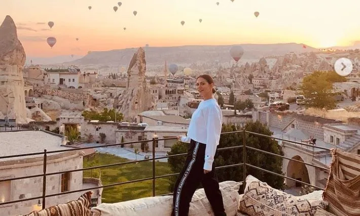 Demet Özdemir se ganó el corazón de todos con su energía en el rodaje