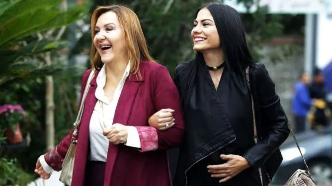 ¡Sumru Yavrucuk tiene mucho que contribuir al éxito de Demet Özdemir!