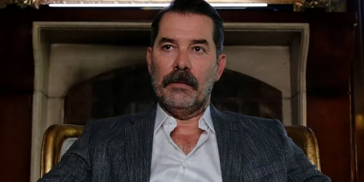¡Fikret Kuşkan, quien comenzó la serie El Kızı, hizo otro trato de serie!