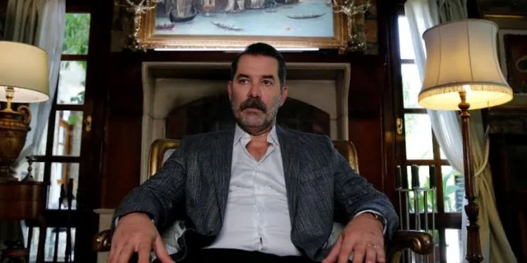 ¡Fikret Kuskan se alegra en la serie El Kızı de Fox TV!