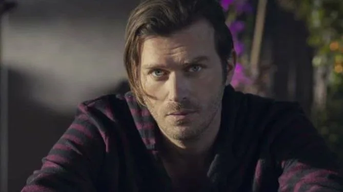 ¡Se ha anunciado el papel de Kıvanç Tatlıtuğ en la nueva película Aşıklar Bayramı!
