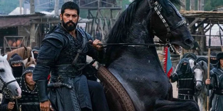 ¡La gira de práctica del hijo de Burak Özçivit, Karan, en los sets!