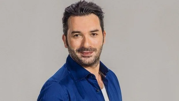 Quienes vieron la foto de Ozan Çobanoğlu con su hijo, el “Comisionado Hakan” de la serie “Arka Sokaklar”, ¡quedaron atónitos!