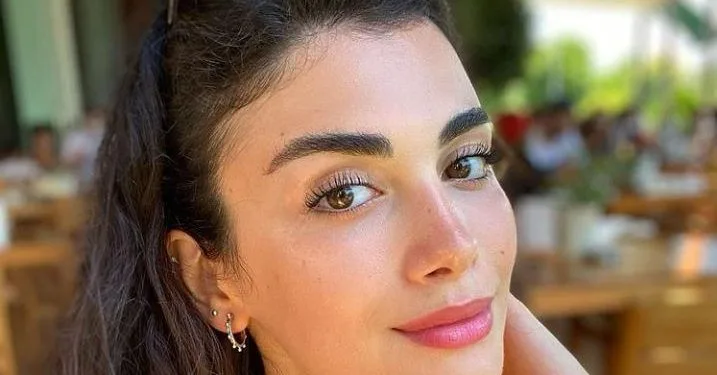 ¡Özge Yağız encantó a sus fans con sus valientes poses!