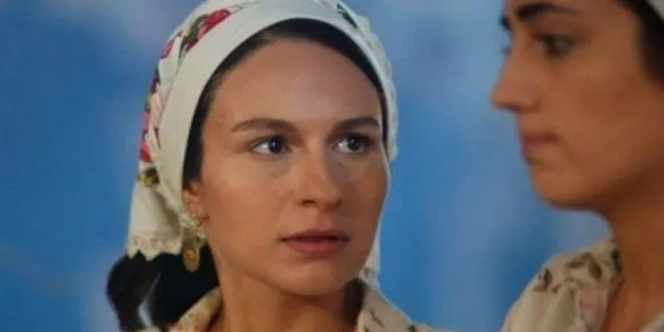 ¡Antes de rodar en Bir Zamanlar Çukurova, Selin Yeninci terminó proyectos consecutivos!