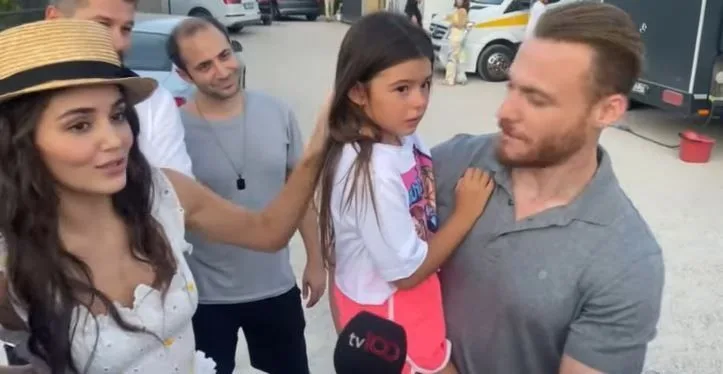 ¡Un espectáculo de despedida a gritos de Kerem Bürsin y Hande Erçel!