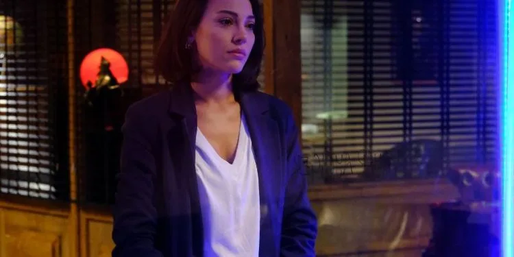 ¡Tuvana Türkay ha encontrado su nuevo proyecto para romper su mala suerte!