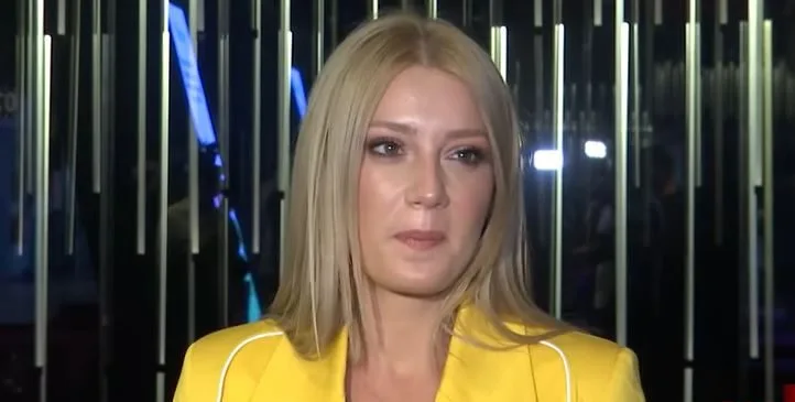 ¡Se hizo difícil reconocer en la calle a Gizem Karaca, quien cambió su imagen para la serie de Alparslan!