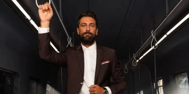 Seray Kaya e İsmail Hacıoğlu no pudieron ponerse al día, ¡Onur Tuna apareció solo en Fox TV!