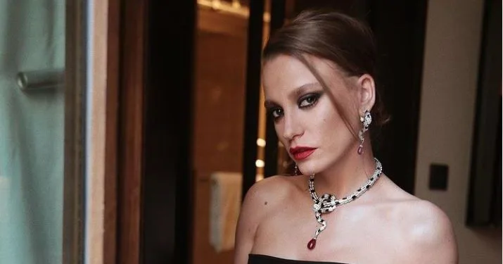 ¡Aquí está el nuevo papel de Serenay Sarıkaya en la serie Şahmaran!