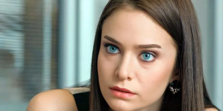 Seren Deniz Yalçın, Ceyda de Tatlı İntikam, renovó su imagen, firmó un nuevo contrato de serie de televisión