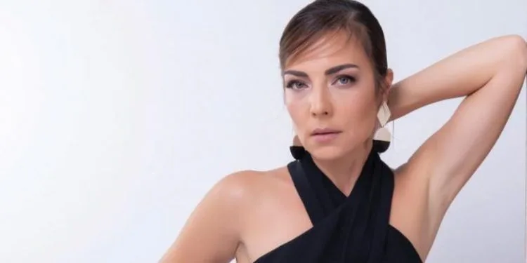¡La decisión de la famosa actriz Burcu Kara que sorprendió a sus fans!