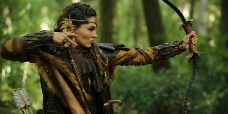 ¡La loba Ebru Şahin encantará a sus fans en su nueva serie Destan!