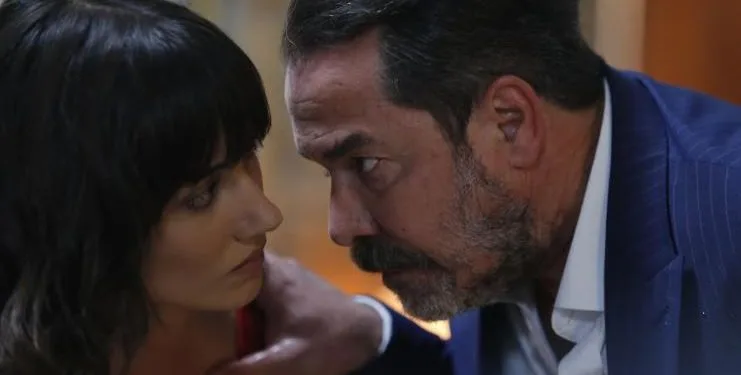 ¡Buenas críticas a Fikret Kuşkan sobre la serie Elkızı!