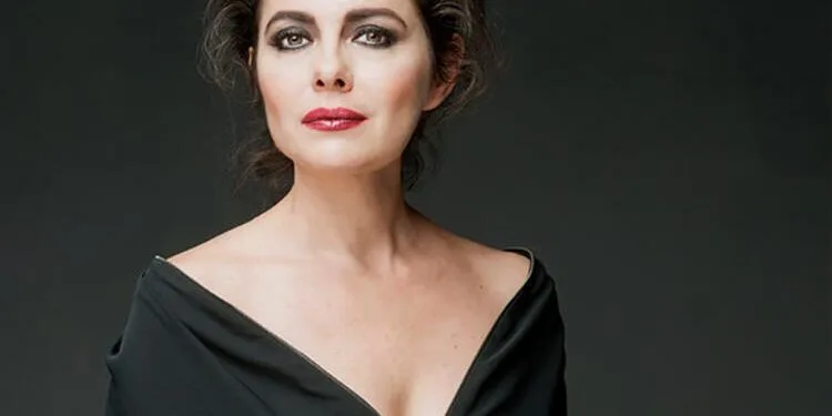 Nilüfer Açıkalın, quien regresó a la pantalla con la serie Yeşilçam después de años, ¡está de nuevo en los sets!