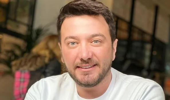 ¡Onur Büyüktopçu decidió volver a los sets de nuevo!