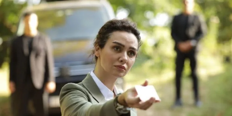 ¡La serie Son Yaz ha terminado, Birce Akalay se centra en la marca de joyería! ..