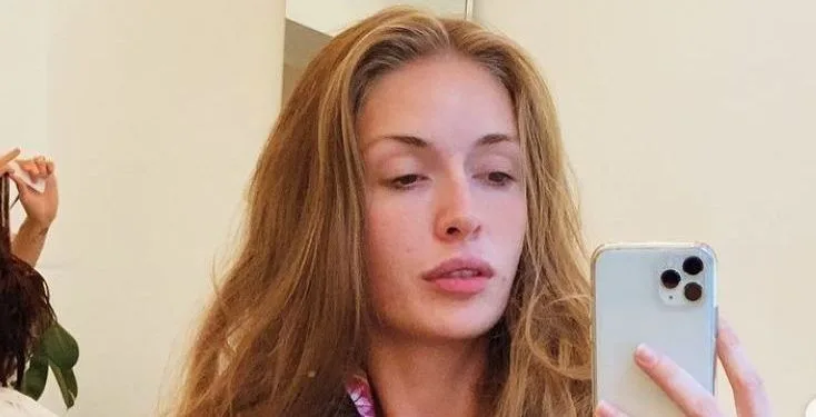 ¡Yasemin Allen y Kıvanç Tatlıtuğ regresan a los sets como su nueva compañera!