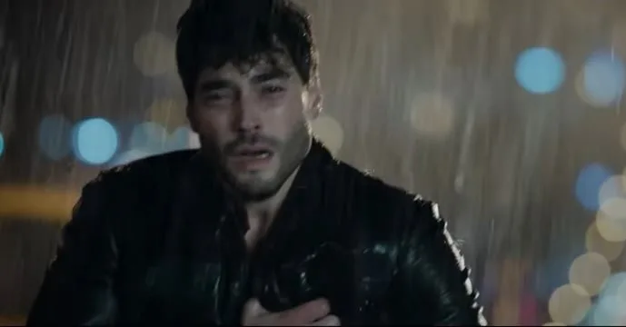 ¡El sorprendente regreso de Akın Akınözü! ¡Kaderimin Oyunu viene como una bomba!