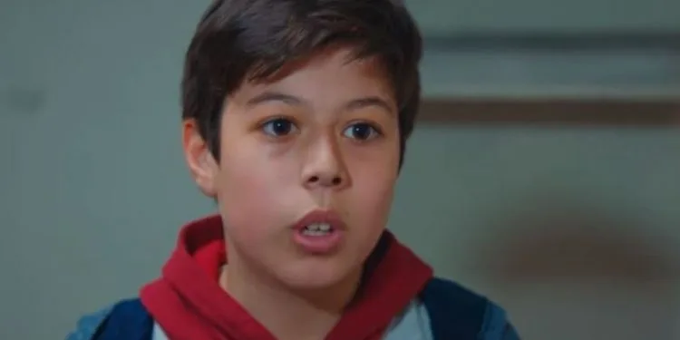¡Alp Akar, el Ali de la serie de televisión Sadakatsiz, enseñó a muchos actores a la edad de 15 años!