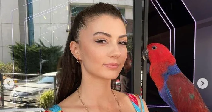 ¡Burcu Özberk, la estrella de Aşk Mantık İntikam, anunció que solo se enamoró una vez!