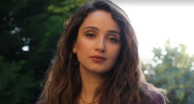 ¡Gökçe Akyıldız, Songül de Kırgın Çiçekler, hizo un nuevo contrato con la serie de televisión!