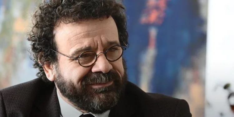 ¡El actor de Seksenler TV Reha Özcan está en la magnífica serie Kanal D!