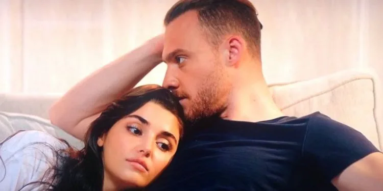 ¡De Kerem Bürsin a Hande Erçel, no hay palabras para describirte! ..