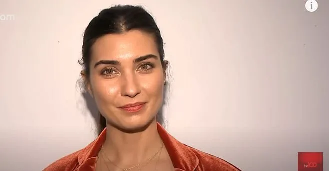 Hay papeles que Tuba Büyüküstün dice, ‘Quiero jugar’, ¡de los que está celosa!