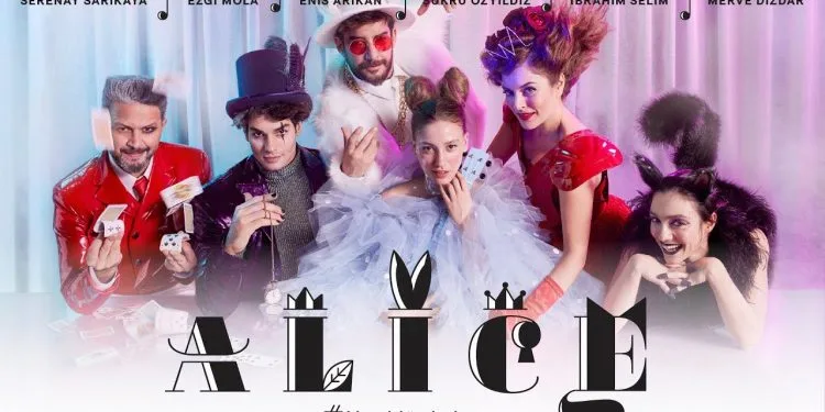 ¡Enis Arıkan, Serenay Sarıkaya y Şükrü Özyıldız se perdieron tanto el escenario! ..