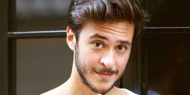 Anıl Altan, quien se unió al elenco de Aşk Mantık İntikam, recibió el apoyo total de su esposa Pelin Akil.