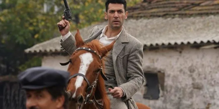 ¡La nueva decisión que hace muy feliz a Murat Yıldırım en la serie Aziz!