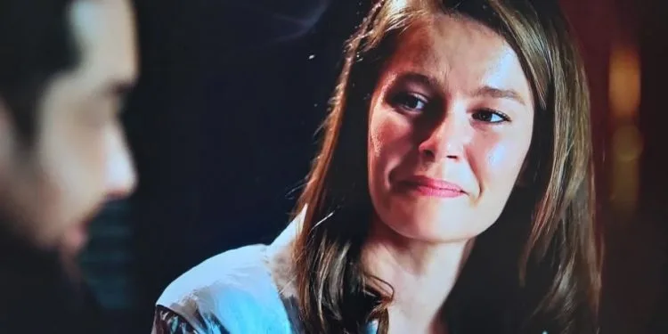 ¡Burcu Biricik, que brilla con la serie Camdaki Kız, hizo una autocrítica!