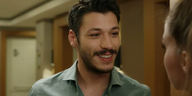 ¡Después de Cam Tavanlar, Kubilay Aka regresa con la serie Show TV!