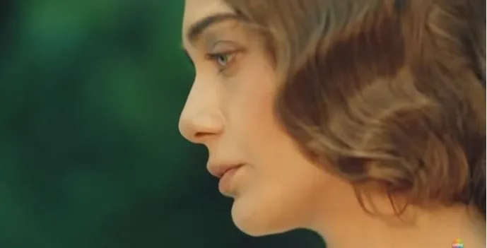 ¡Damla Sönmez tiene una razón válida para hacerse botox!