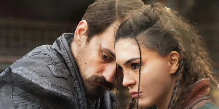 ¿Cómo sorprendió Ebru Şahin, la estrella de la serie Destan, a su compañero Edip Tepeli? ¡No creerás lo que escuchaste!