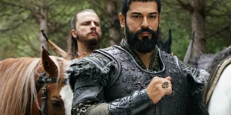 Clima frío, lluvia, barro, ¡no importa! ¡El amor de Burak Özçivit por Kuruluş Osman!
