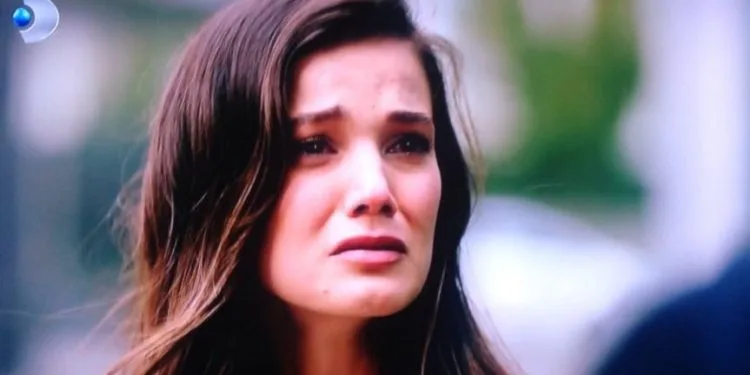 ¡En los nuevos episodios de la serie Yargı, Pınar Deniz puede sorprender a la audiencia con su imagen! …