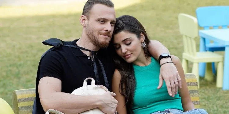 ¡La noticia que hizo volar a Kerem Bürsin y Hande Erçel por los aires! ¡Sen Çal Kapımı está oficialmente entre las series de televisión legendarias!