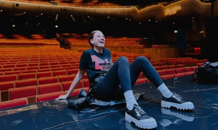 Serenay Sarıkaya ha comenzado los ensayos, ¡vuelve como una bomba!