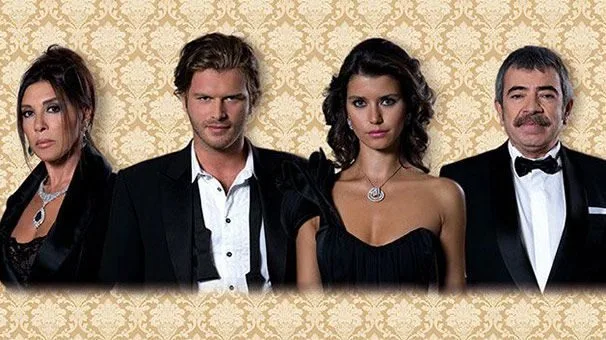 ¡Firdevs’i Nebahat Çehre de Aşk-Memnu llamó la atención con su comentario sobre su ex coprotagonista Kıvanç Tatlıtuğ!