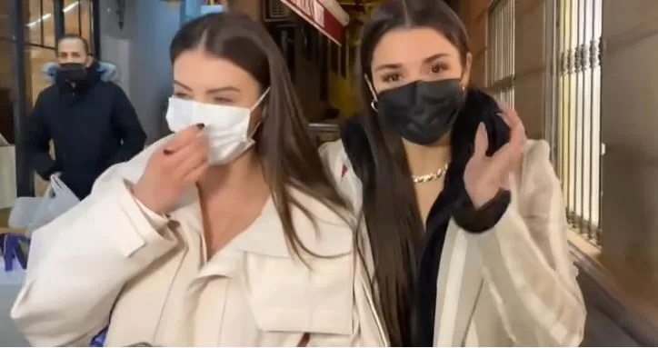 Hande Erçel y Burcu Özberk se conocieron, ¡los rumores fueron descartados!