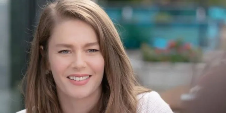Burcu Biricik, Cansu Dere, Eda Ece, Hande Erçel, Gökçe Bahadır, Beren Saat y otros… Entonces, ¿por quién votas?