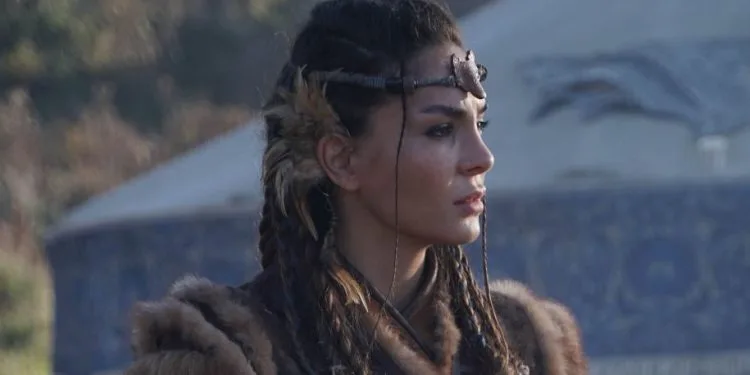 ¡Ebru Şahin, cuya serie Destan rompió récords en YouTube, se enamoró en las redes sociales!..