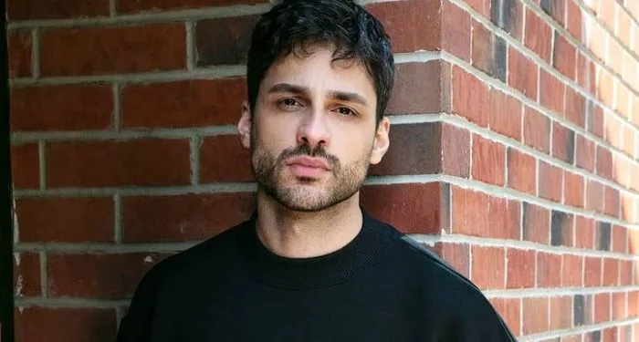 ¡Ekin Mert Daymaz parece poner muy nerviosa a la audiencia en su primera película! ..