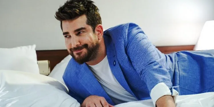 Si Enis Arıkan se convirtió en una estrella, ¡sus amigos en la serie de televisión se quemaron!