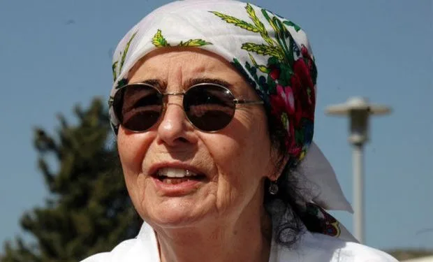 ¡Otra maestra de la actriz falleció, Fatma Girik falleció!